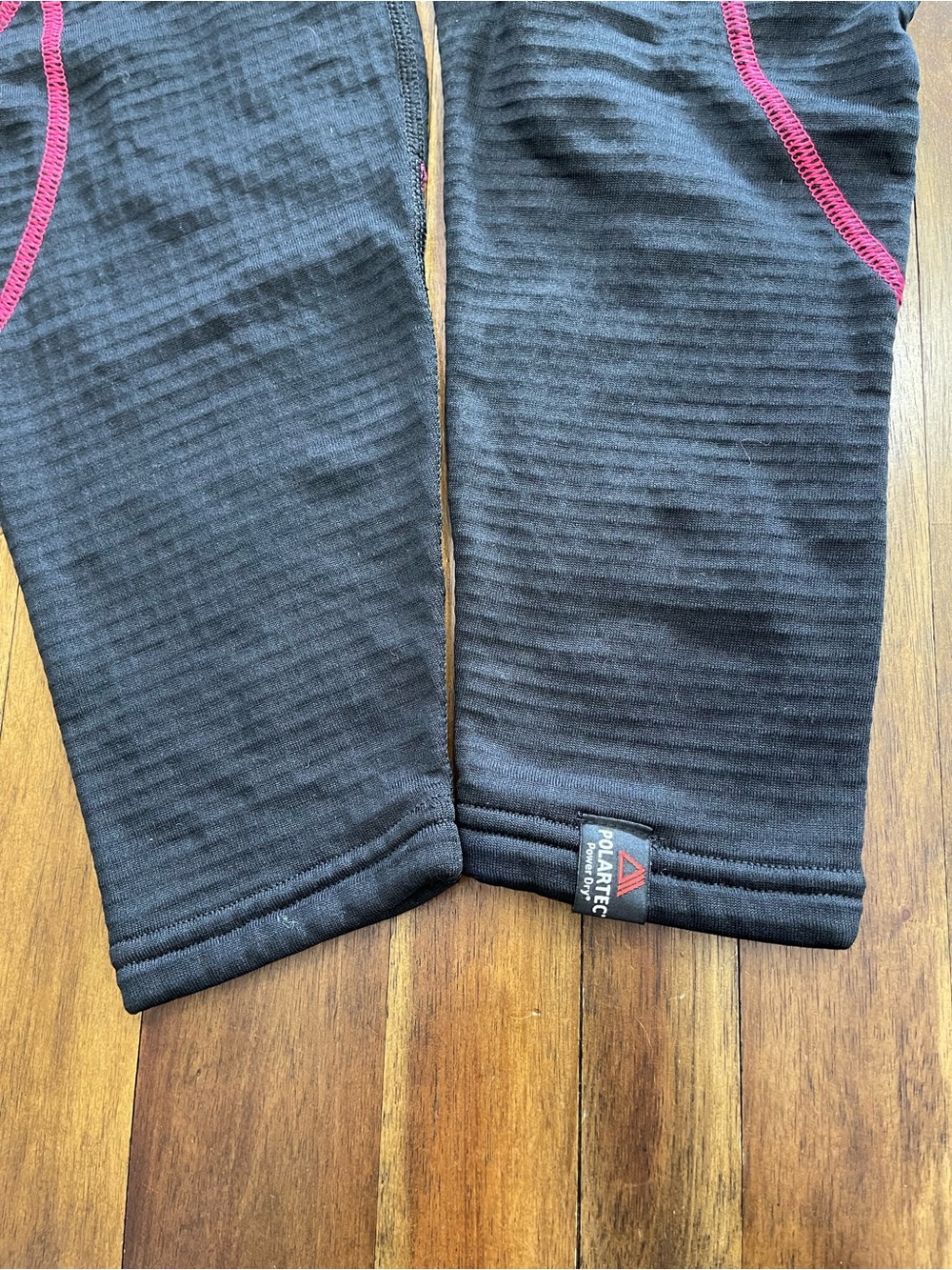 Cabela's women’s Thermal base layer Pink and black medium two piece long sleeve - Picture 5 of 11